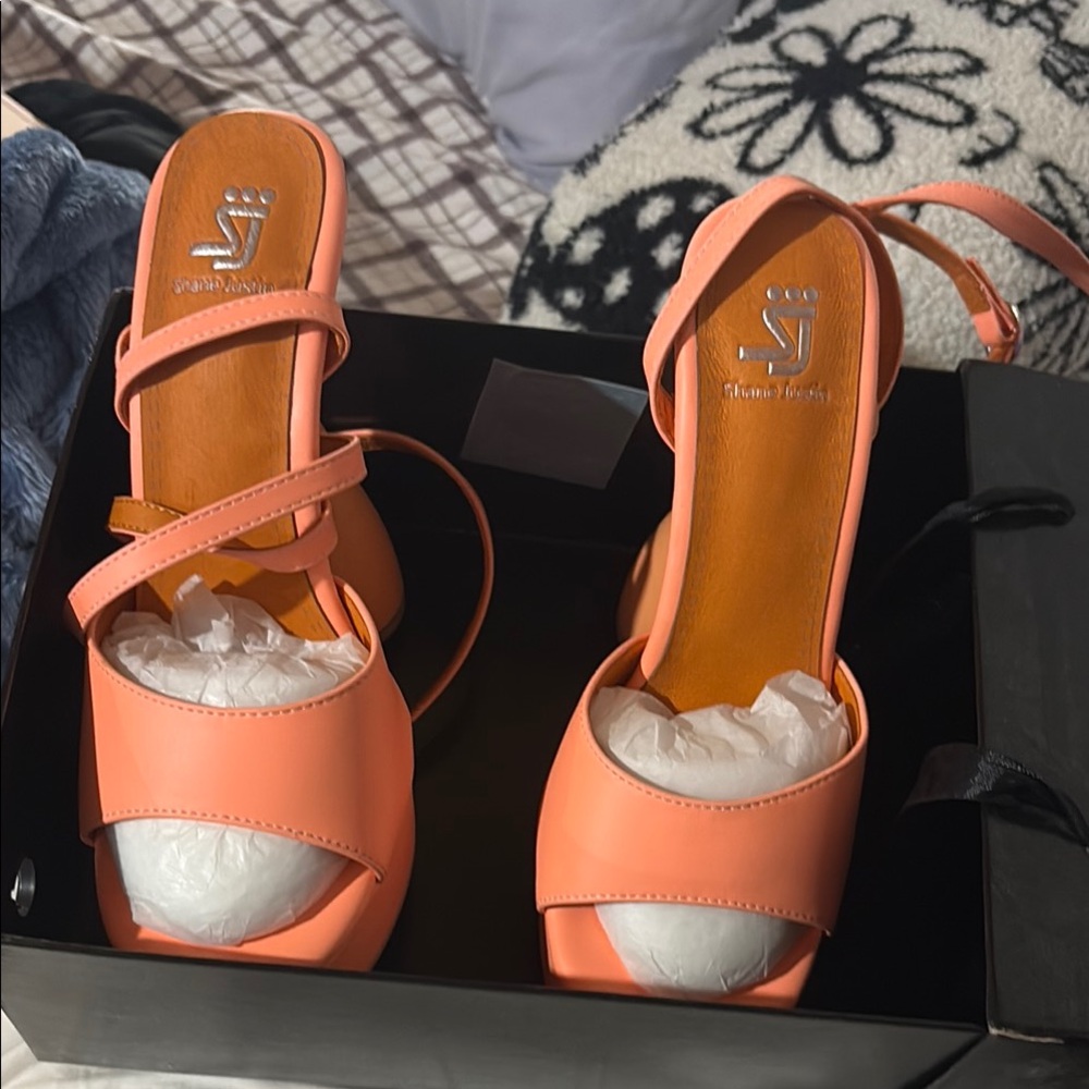 Elegant Peach Sandals by Shane Justin